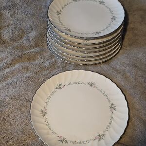 Elegant Floral Dinner Plate Set